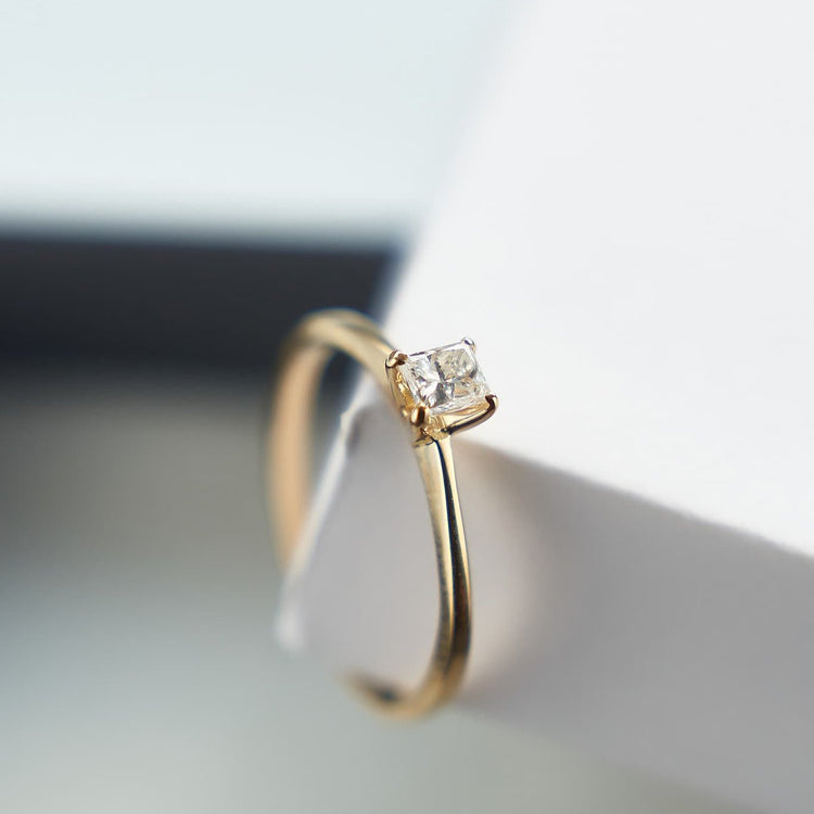 Каблучка з діамантом Princess 0,2 ct