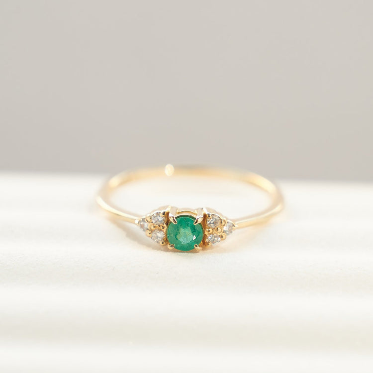 Каблучка з смарагдом Round 0,2 ct