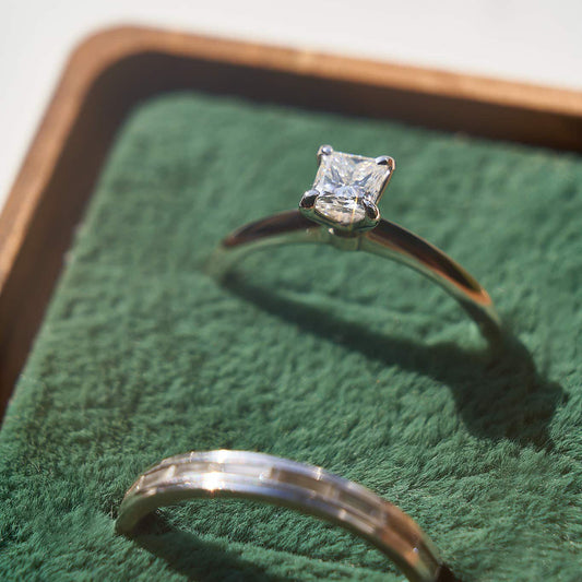 Каблучка з діамантом Princess 0,3 ct