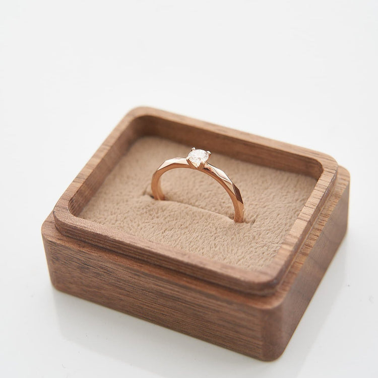 Каблучка з діамантом Round 0,2 ct