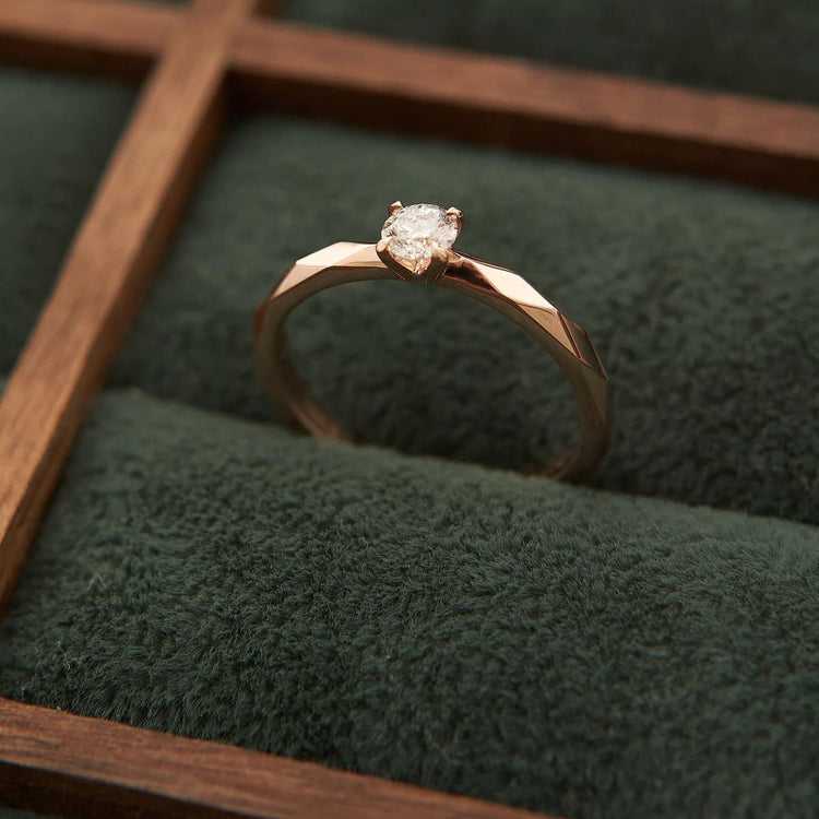 Каблучка з діамантом Round 0,2 ct