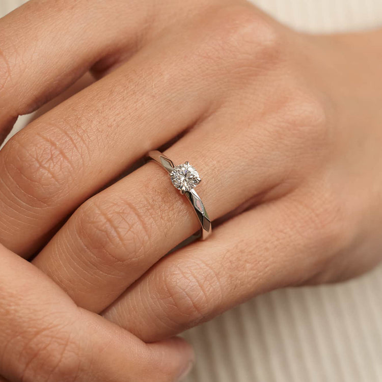 Каблучка з діамантом Round 0,5 ct