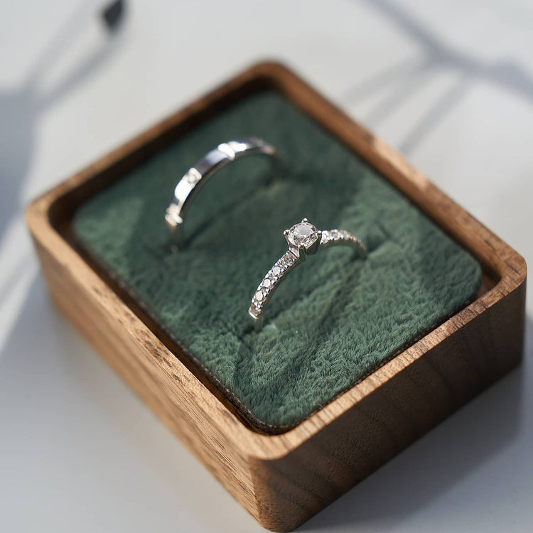 Каблучка з діамантом Round 0,3 ct