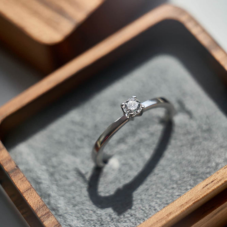 Каблучка з діамантом Round 0,2 ct