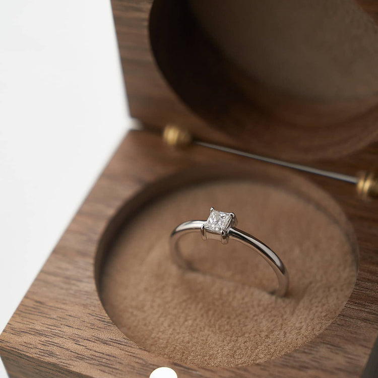 Каблучка з діамантом Princess 0,2 ct