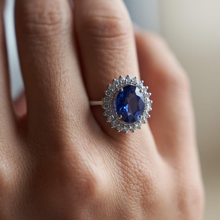 Каблучка з сапфіром огранки Oval 3 ct