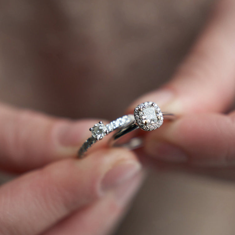 Каблучка з діамантом Cushion 0,5 ct