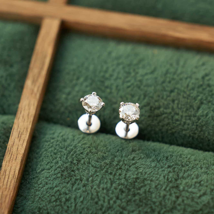 Сережки з діамантами Round по 0,3 ct