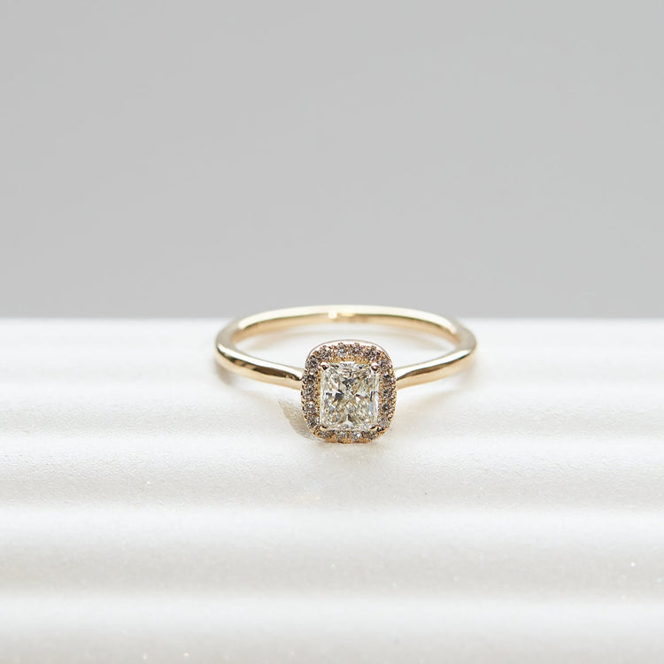Каблучка з діамантом Radiant 0,5 ct