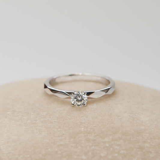 Каблучка з діамантом Round 0,3 ct