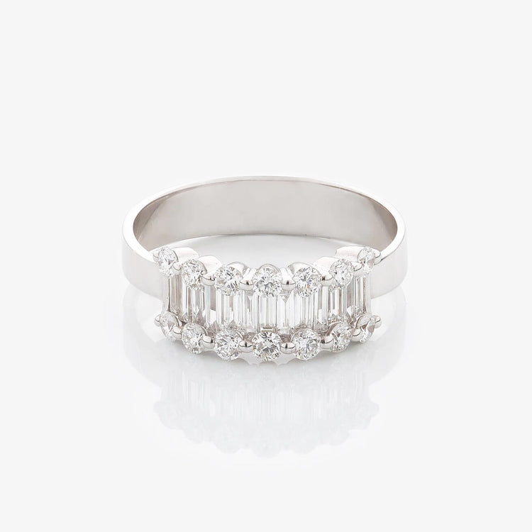 Золота каблучка з діамантами