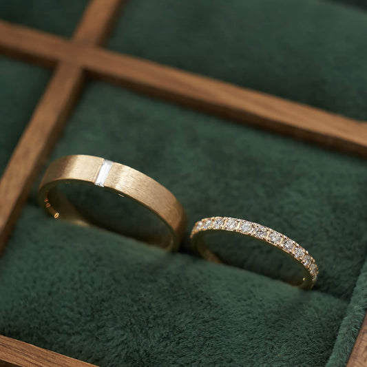 Пара обручок з діамантом Baguette та діамантами