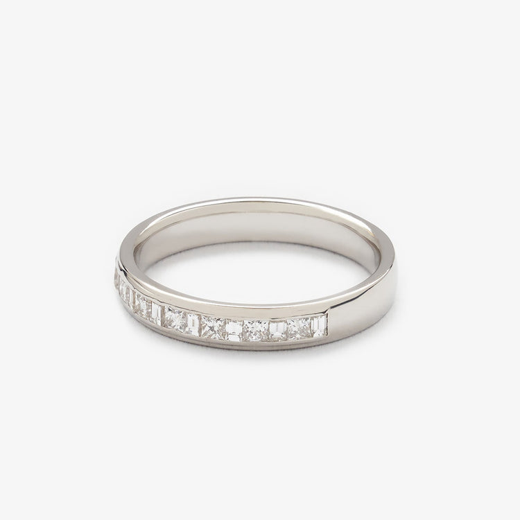 Золота каблучка з діамантами огранки Багет та Принцеса