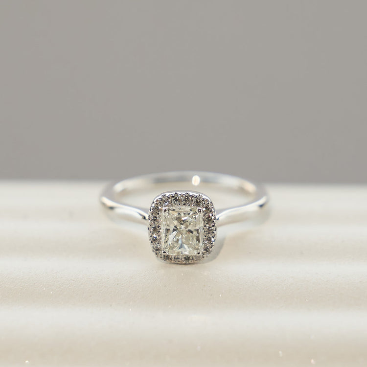 Каблучка з діамантом Radiant 0,5 ct