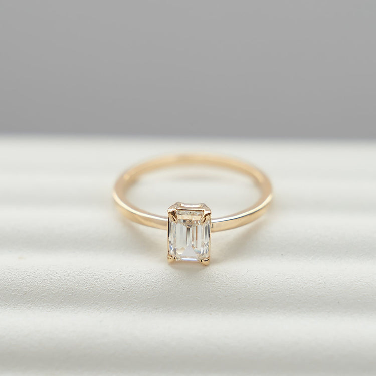 Каблучка з діамантом Emerald 0,7 ct