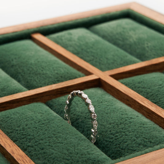 Золота каблучка з діамантами Round & Marquise