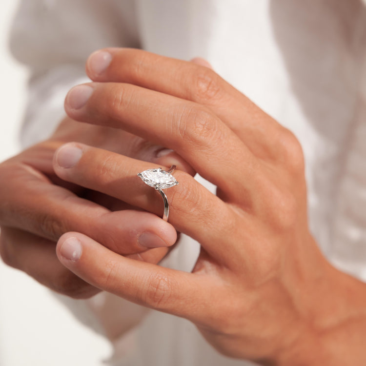 Золота каблучка з діамантом Marquise 2 ct