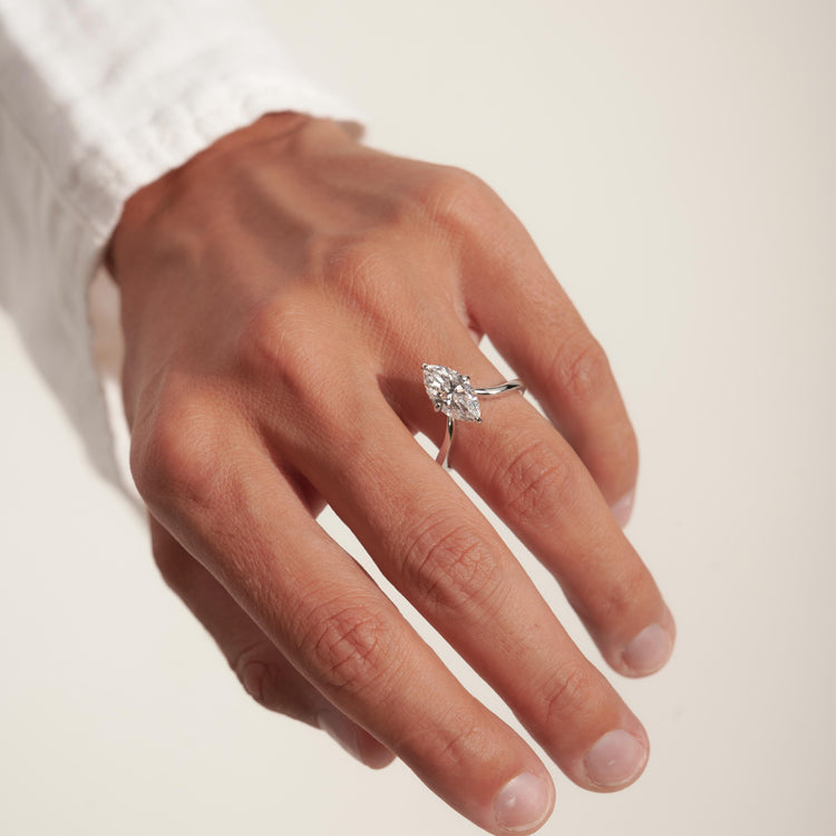 Золота каблучка з діамантом Marquise 2 ct