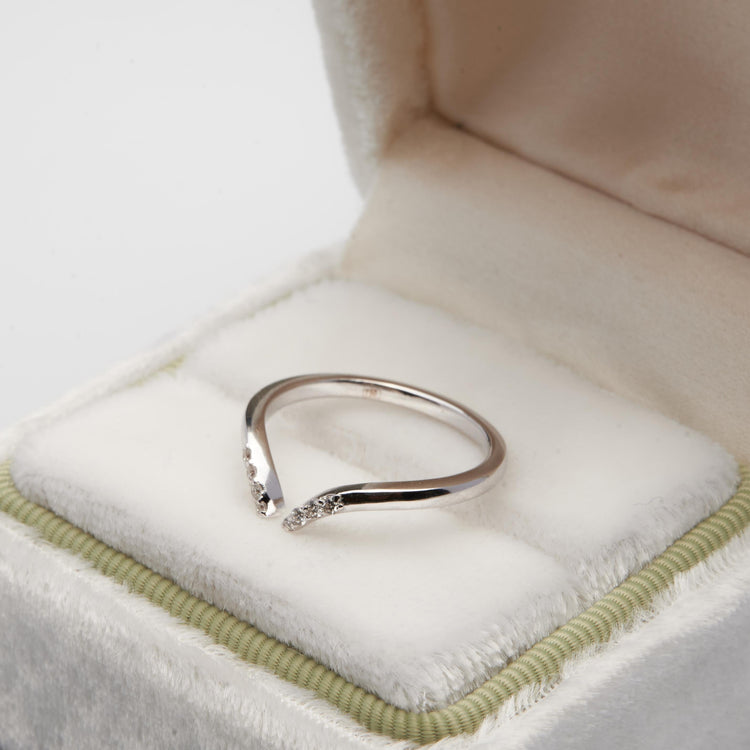 Золота каблучка Open з діамантами