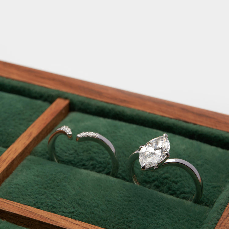Золота каблучка з діамантом Marquise 2 ct
