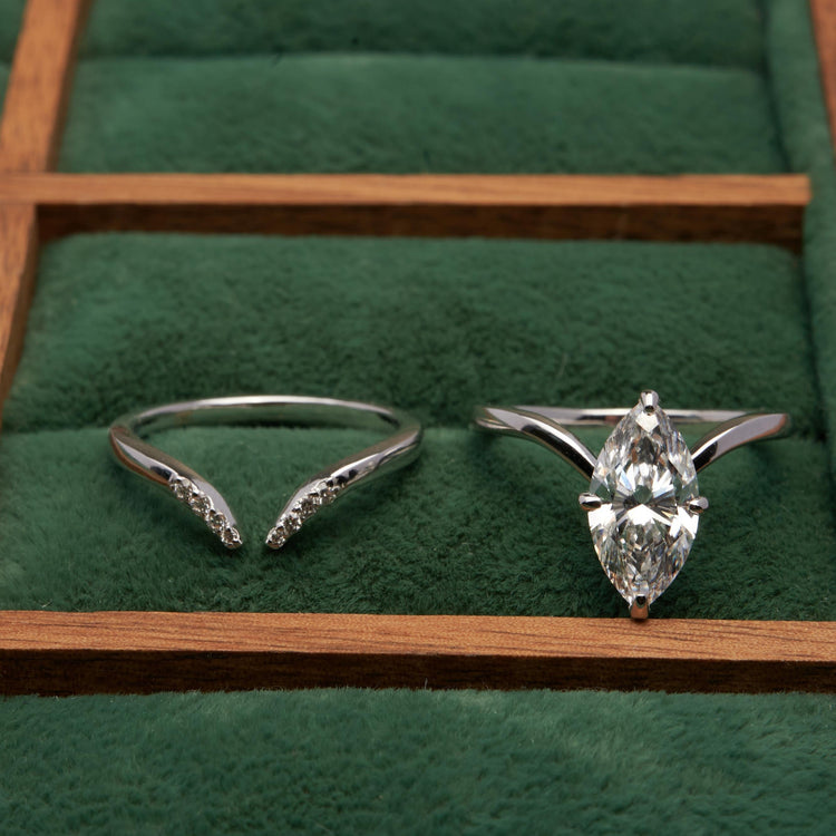 Золота каблучка Open з діамантами