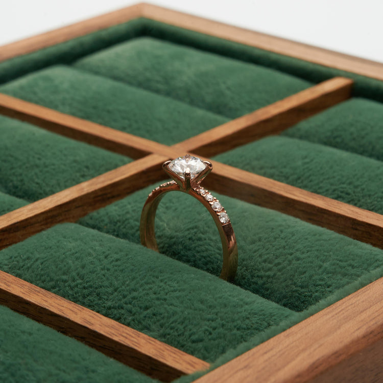 Каблучка з діамантом Round 0,7 ct