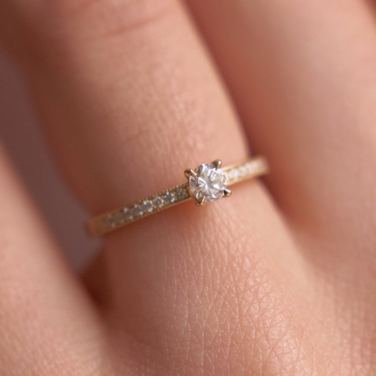 Каблучка з діамантом Round 0,3 ct