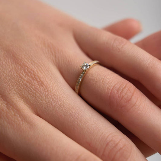 Каблучка з діамантом Round 0,3 ct