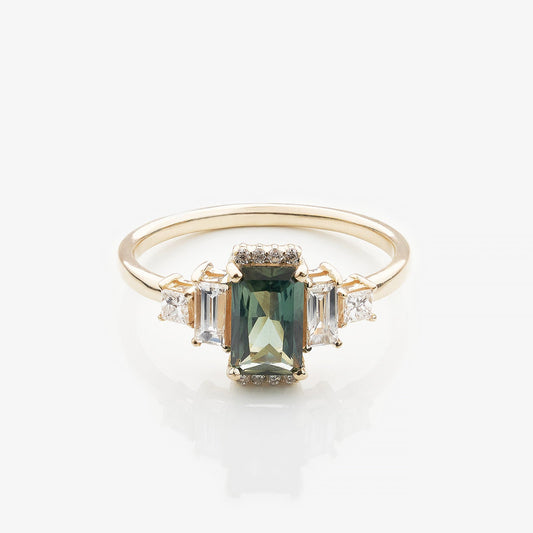 Золота каблучка з сапфіром та діамантами