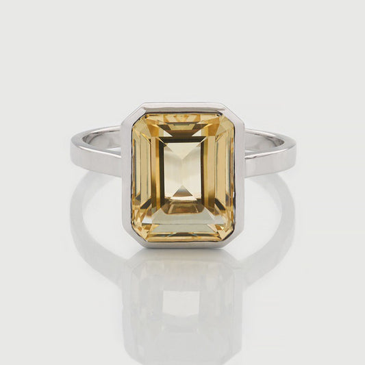 Золота каблучка з лондонським синім топазом