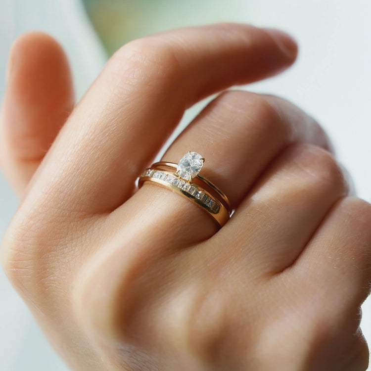 Каблучка з діамантом Oval 0,3 ct