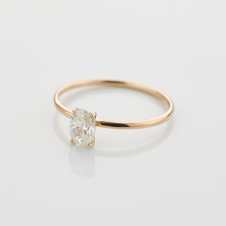 Каблучка з діамантом Oval 0,3 ct