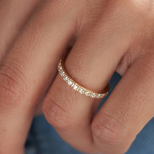 Золота каблучка з діамантами