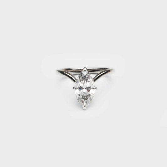 Золота каблучка з  діамантом Marquise 2 ct